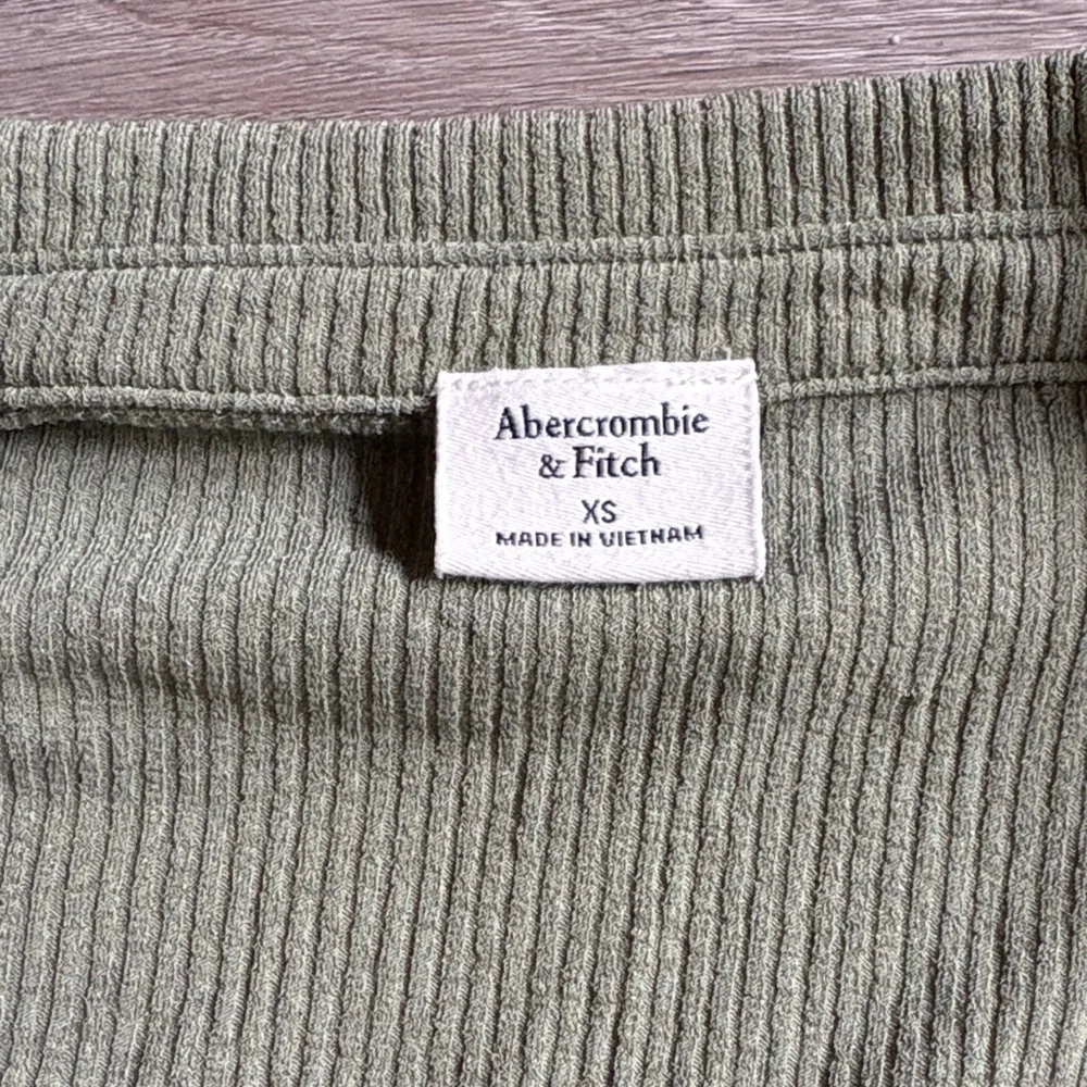 Abercrombie Sage Green Button-Down - Picture 2 of 3